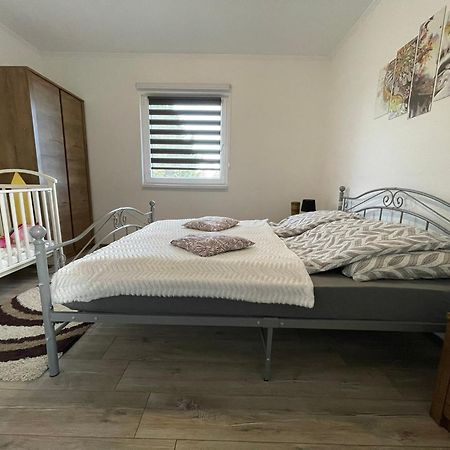 Fullhouse Apartmanhaz Zamárdi Exteriör bild