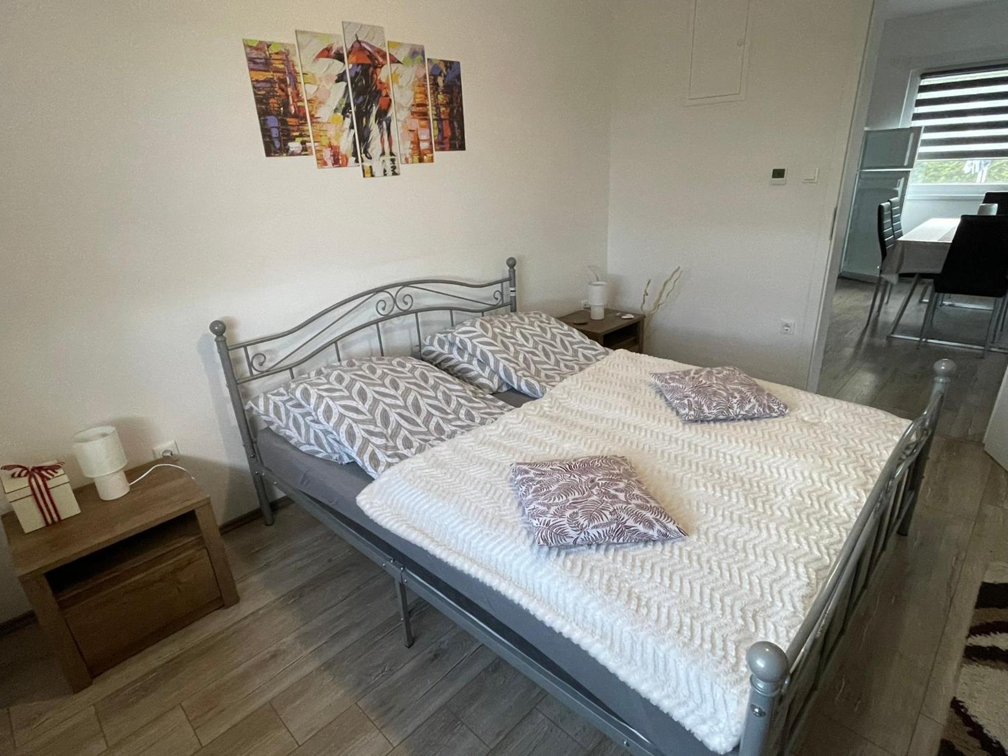 Fullhouse Apartmanhaz Zamárdi Exteriör bild