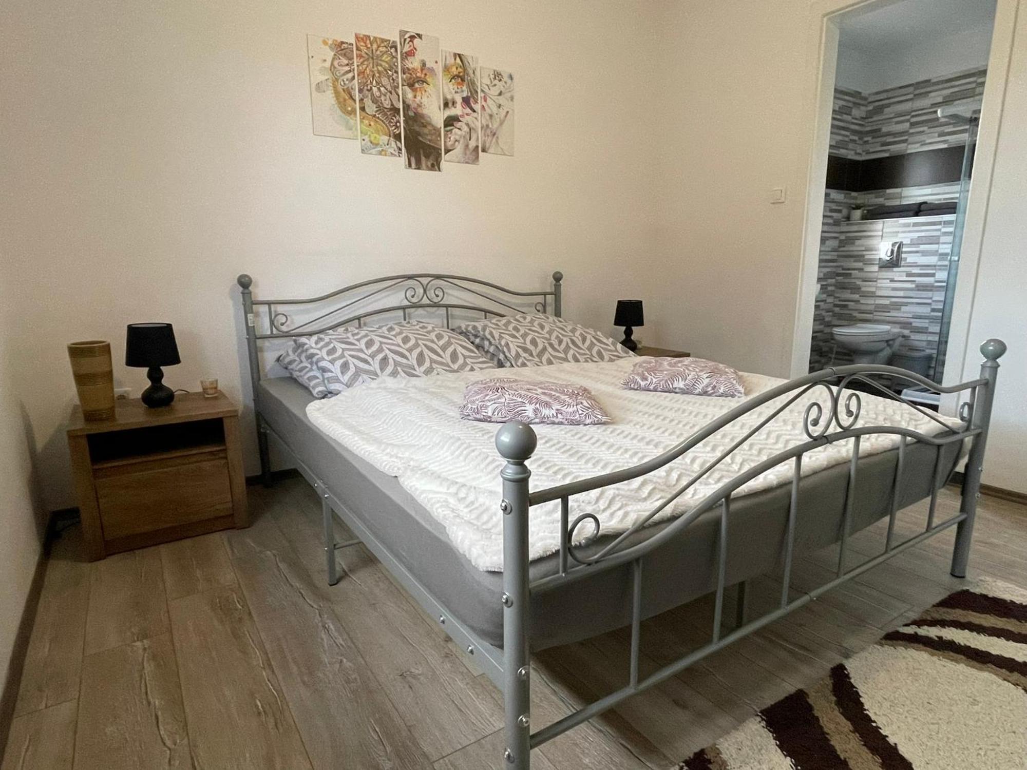 Fullhouse Apartmanhaz Zamárdi Exteriör bild