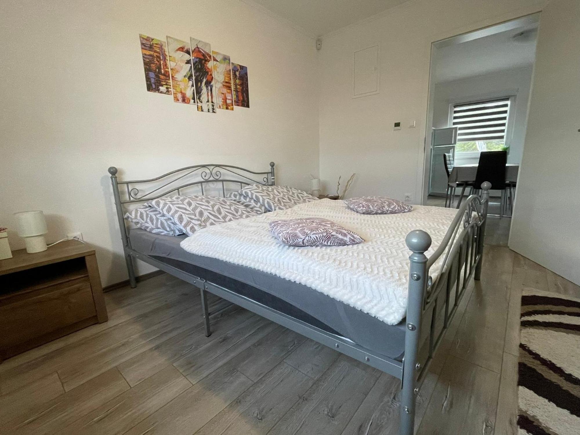 Fullhouse Apartmanhaz Zamárdi Exteriör bild